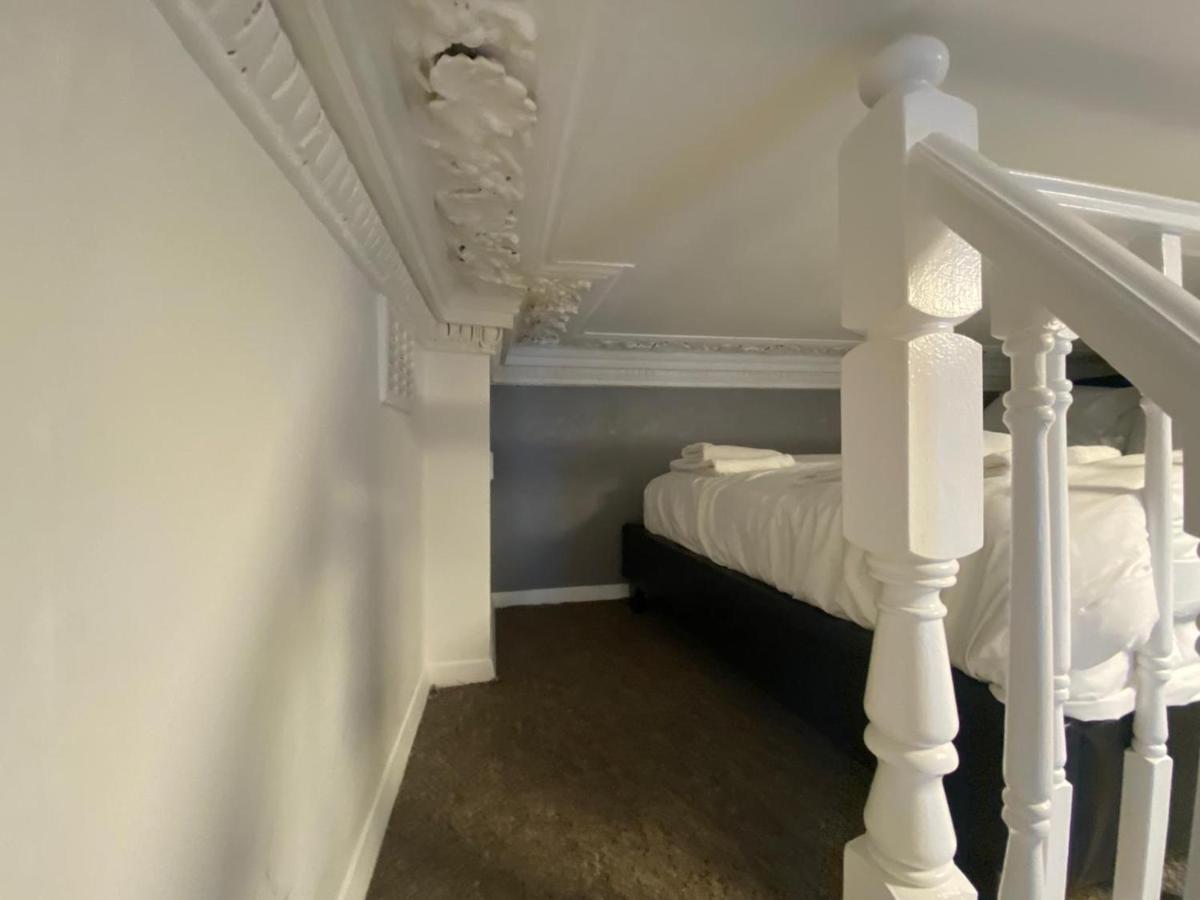 F5- Mezzanine Studio Fits 3 Near Paddington London Exterior photo