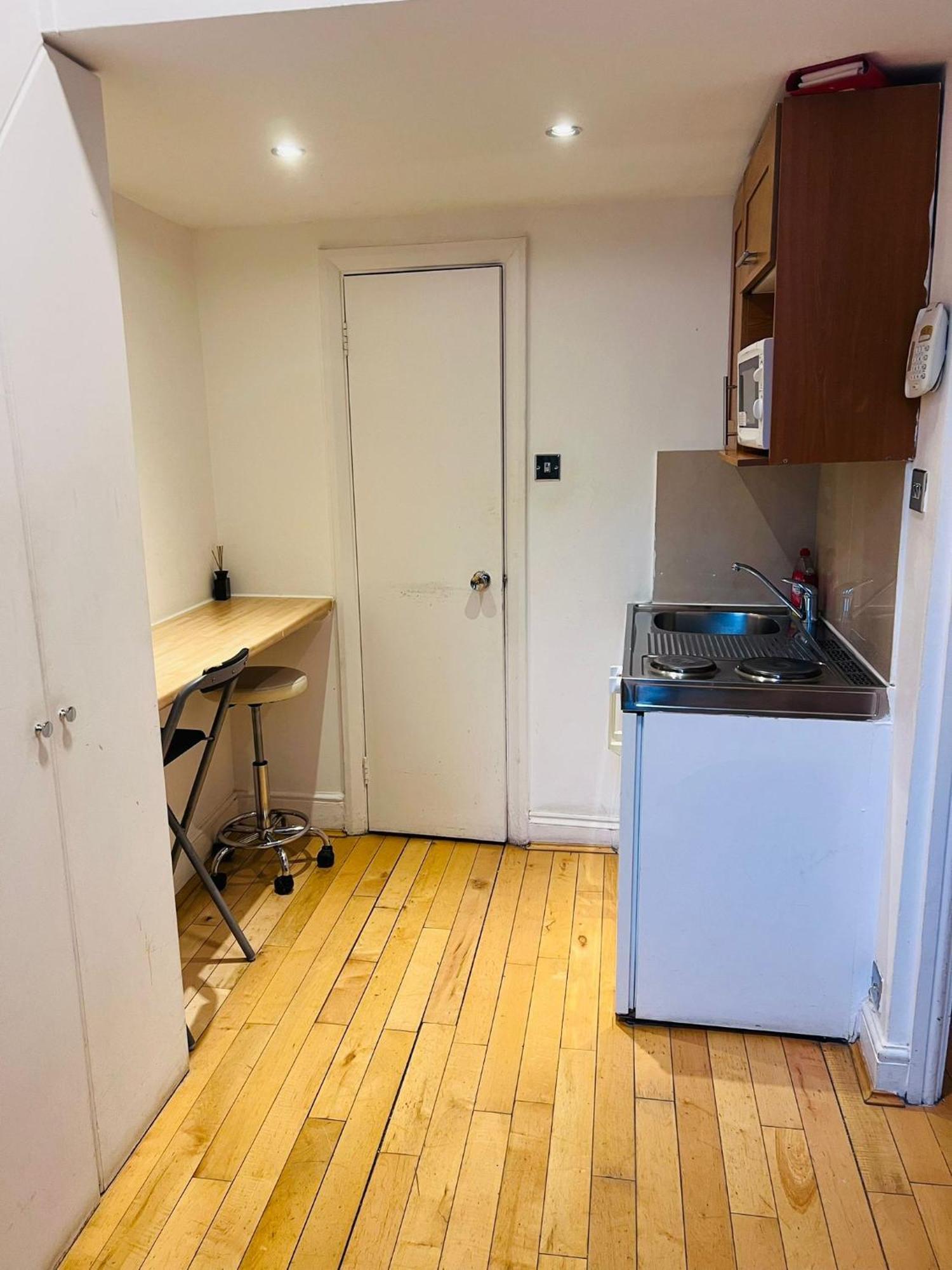 F5- Mezzanine Studio Fits 3 Near Paddington London Exterior photo